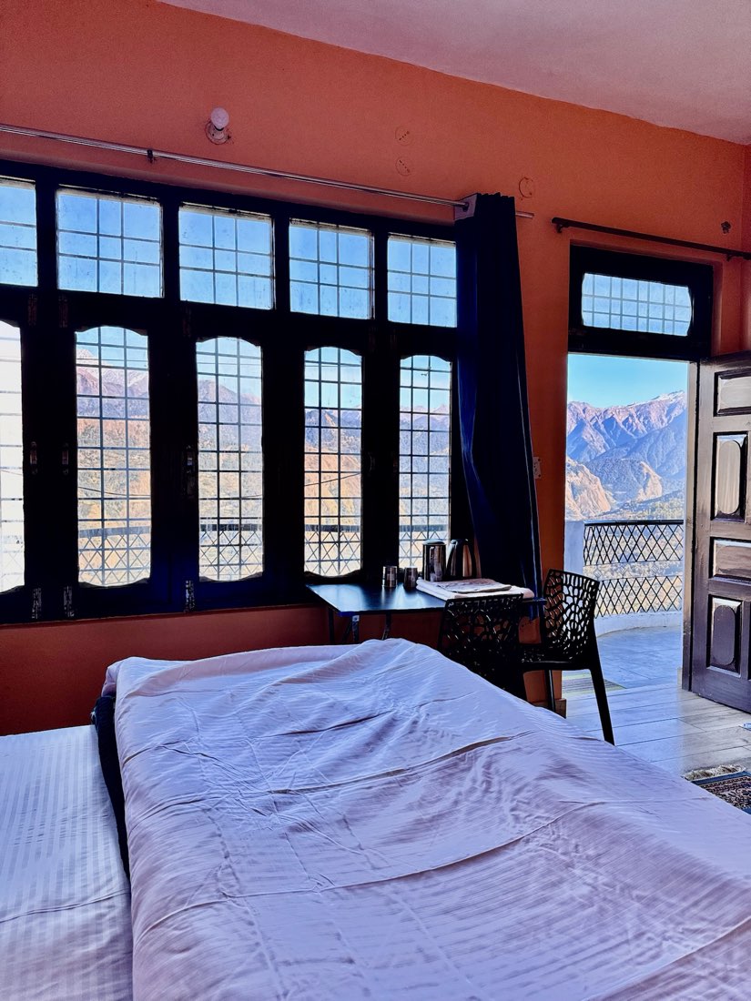 Himalayan and Valley View Balcony Room — Room 1 photo 3